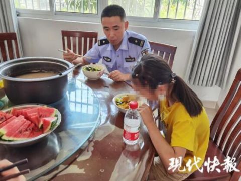  小女孩|在火车站走失，12岁女孩上演“教科书式”求援