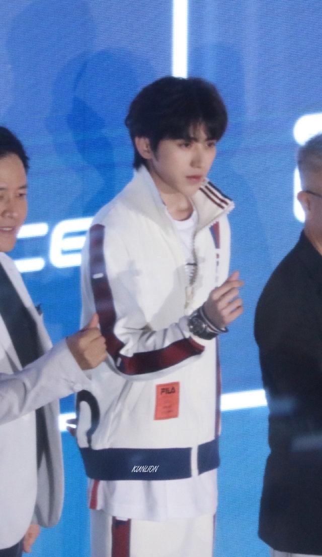  习生|蔡徐坤品牌活动饭拍，运动风学长坤上线！你的“夏日情人”来袭