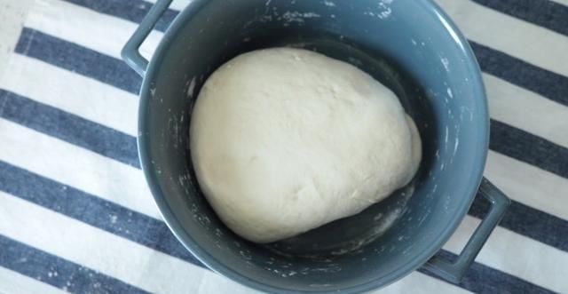 牛奶|自己在家做奶黄包,奶黄馅制作方法是关键,柔软细腻,奶香味十足