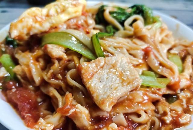  出乎意料|面条用这方法做，出乎意料的好吃，我这不爱吃面条的都吃一大碗