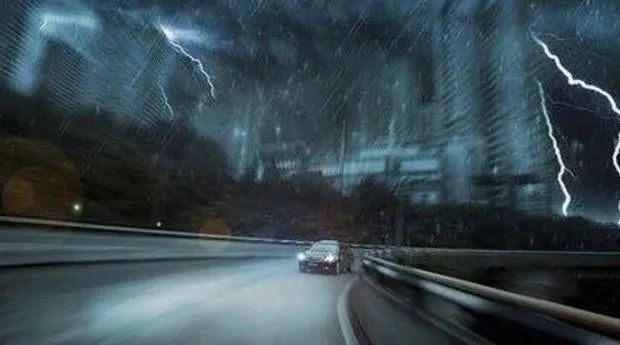 大型车|怕死兰!井陉一地车辆猛烈相撞……