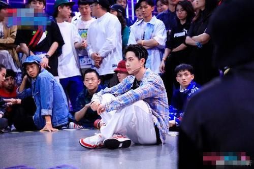  全场|王一博荷尔蒙爆发，燃炸全场，钢铁直男无视女舞者“放电”