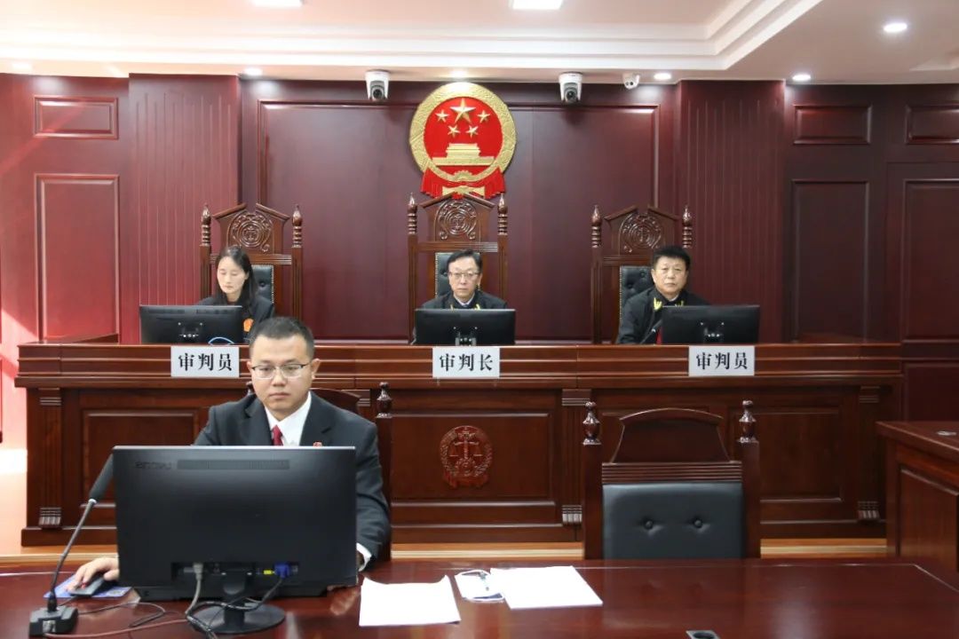 男子|追女孩时与人争风吃醋，山西男子刺死“情敌”潜逃16年后投案，获刑14年