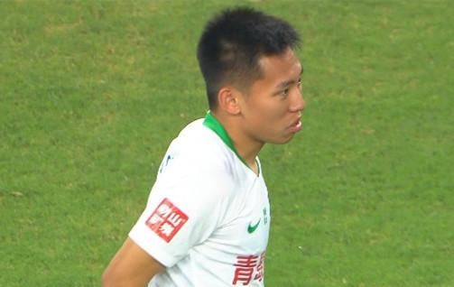  U23|中超U23出现低级失误！一脚停球5米开外 浪费外援绝佳妙传