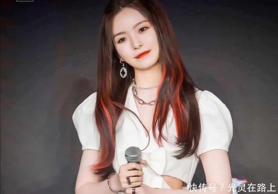 组组长|陈卓璇再曝金句,“用力过猛未必达到优质”,不愧是文案组组长