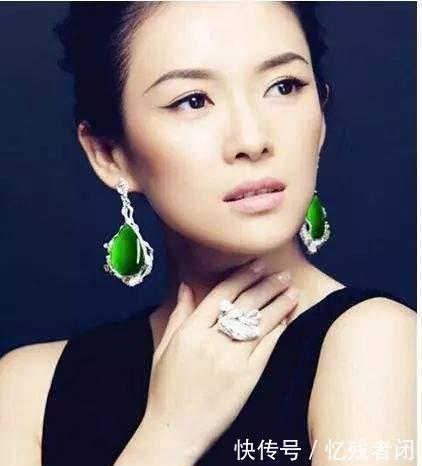  身着|影后章子怡，身着白裙戴着价值三千万的翡翠，也可以如此美丽！