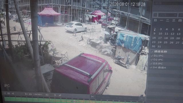  从天而降|吓人！3米长的竹竿从天而降，汽车挡风玻璃都...