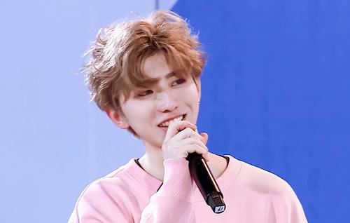 现实|蔡徐坤和曾舜晞同台耍帅,观众的反应现实了:歌手和演员的区别