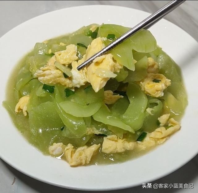 夏天|它不是黄瓜,夏天宁可不吃肉也要吃它,简单易做,开胃消暑又下饭