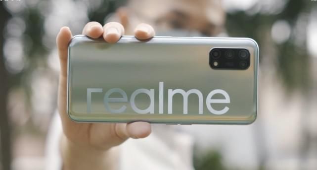 V5|realme V5发布!别看配置很一般,但是销量可能要碾压红米!