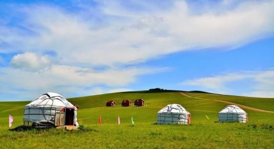 蒙古族|蒙古一家人住一个蒙古包，那夫妻怎么生活，新婚夫妇：人越多越好