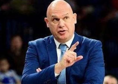 球队来说|CBA迎来天价教练费?土豪球队的常规操作,或超过马布里