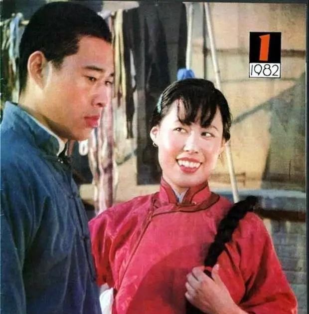  出门|70岁斯琴高娃曾遭8年家暴，如今出门靠轮椅