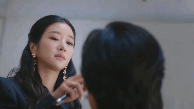 金秀贤|金秀贤 8 块腹肌手感怎么样?只有她知道