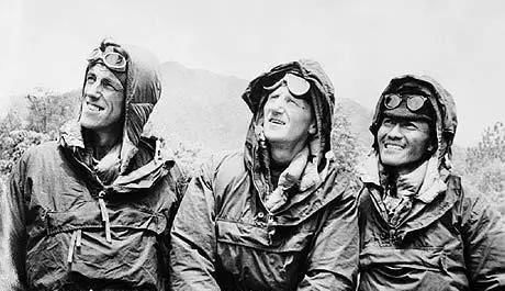  尝试|第一个登顶世界之巅的探险家都经历了什么？