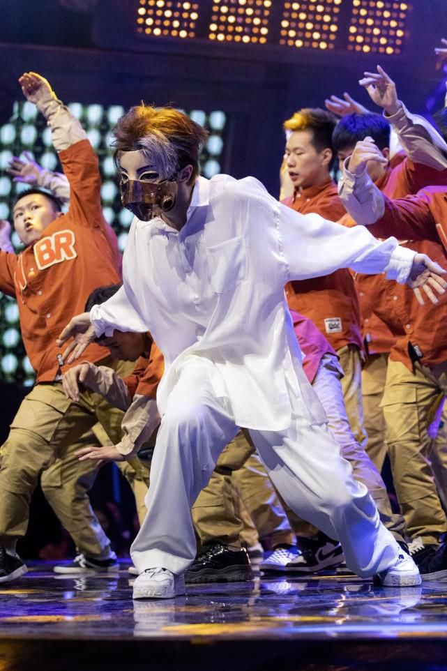  蒙面|蒙面舞王第四期对决来袭，全能舞者王晨艺带来惊艳舞台