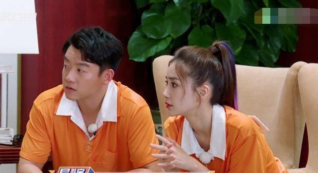 郑恺|《跑男》突然关灯,谁注意baby郑恺在干吗真以为摄像机关了