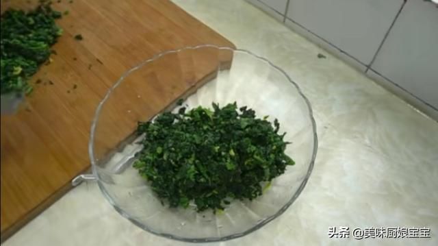 碗中备用|“黄金馒头”的做法分享,注意这一步,切馒头的时候馒头不会掉渣