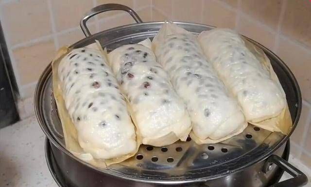 熬粥|红豆不要熬粥喝了,教你新做法,加一碗面粉,香甜松软比馒头好吃