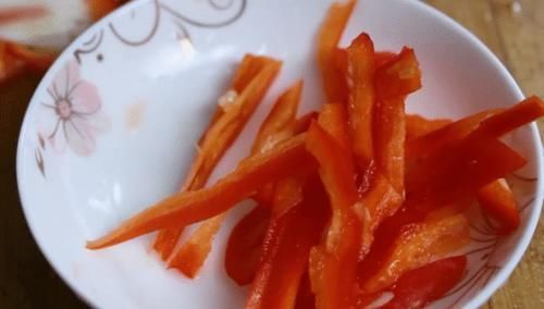 白菜|妈妈太厉害了,用鸡蛋和白菜搭配做美食,好吃营养色香味俱全