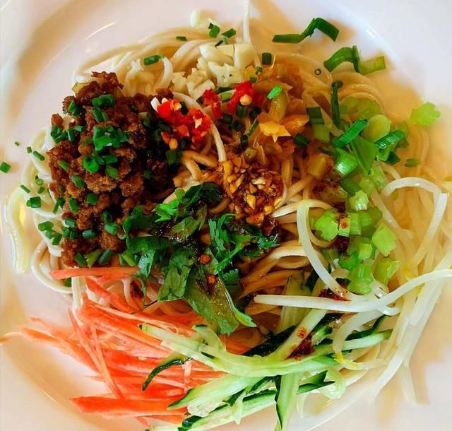  纷纷|爱下厨的黄磊，晒出一碗面后，网友纷纷跟着学做，看着真热闹