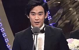  金秀贤|金秀贤 8 块腹肌手感怎么样？只有她知道