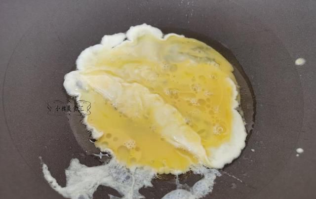  鱼香肉丝|杏鲍菇的最好吃做法，加两鸡蛋，不煮不炸，比鱼香肉丝还好吃！