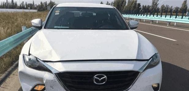  现场|马自达CX4在别克君上，现场拆除看缝隙，防撞梁是假的