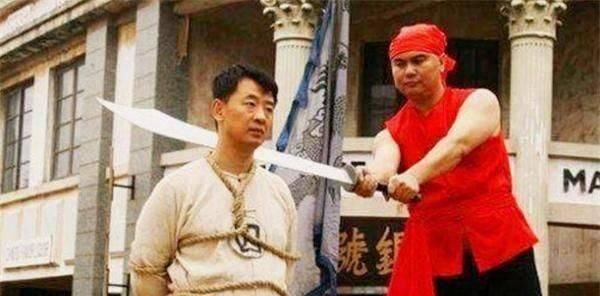 砍头|古代死刑犯被砍头时，都会十分听话，自觉跪下，有2个原因不得不跪