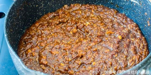 简单|教你在家晒茄子干,1次晒6斤不够吃,做法简单,放12个月不坏