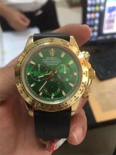 出租车驾驶|乘客酒后遗失价值28.2万元的劳力士手表,的哥拾金不昧及时归还