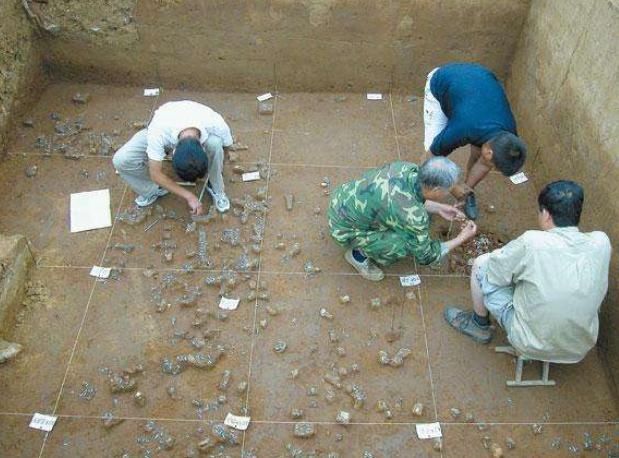  鸡蛋|古代人丧葬，为何要往墓中放鸡蛋？有两个原因，让考古专家很头疼