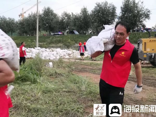  超历史|郯城：拦河闸水位超历史新高 马头镇2小时集结1000余人一线抗洪