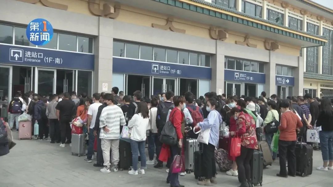 小寨|此刻，西安小寨“空了”，人都在这里！超长假期，真！的！来！了