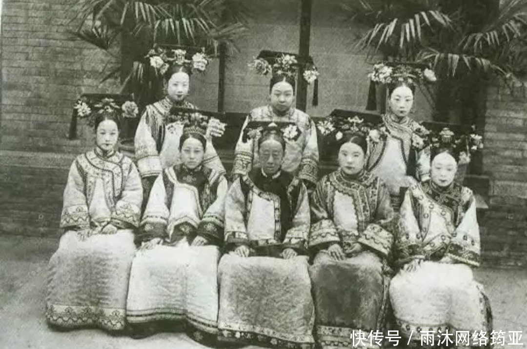曝光|清宫妃嫔真容曝光,网友大呼∶皇帝勤政的原因找到了