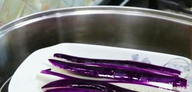 冷拌|减脂冷拌茄子,只需简单的三步,吃出记忆的深刻味道