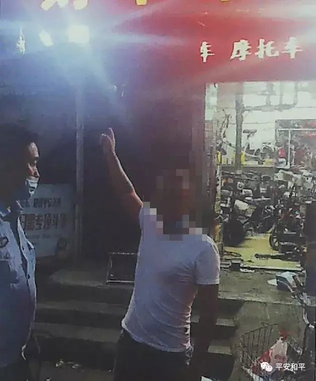 运输|和平警方处置一名非法运输汽油男子