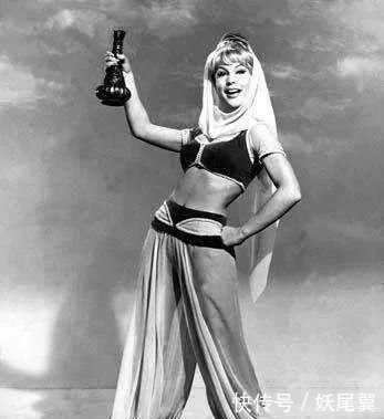 高腰|穿好一件Crop Top 其实可以很藏肉