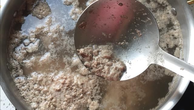  身上|猪身上此部位比排骨还要香，1斤不到10元，炖一锅吃一天