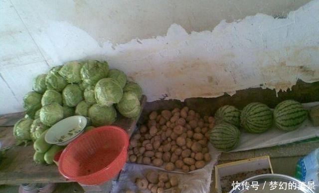  白菜汤|实拍传销内部人员的生活，男女睡在一起，每天都是白菜汤