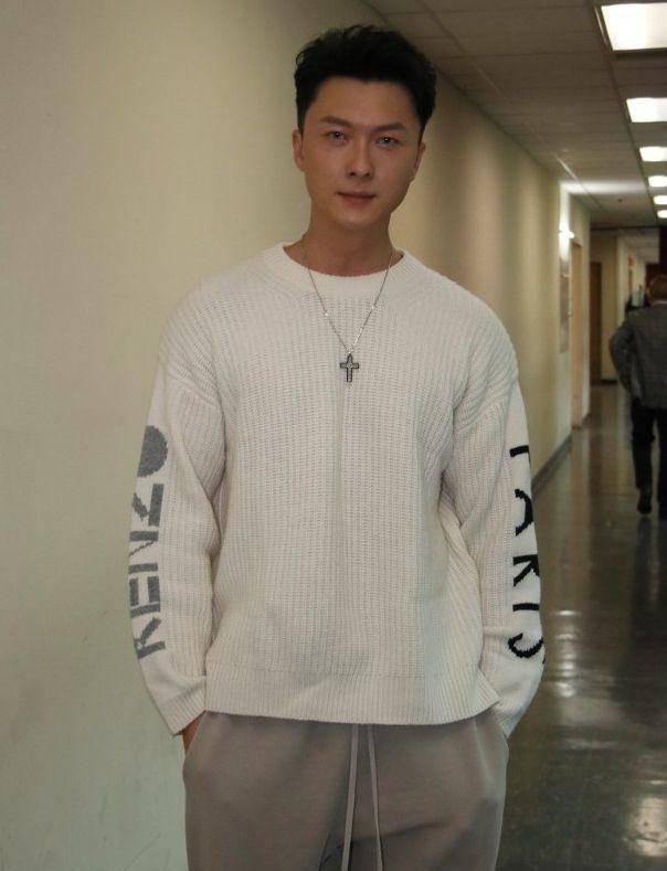 发文|王浩信新剧角色,被谭咏麟发文大赞:是周星驰和黄子华的混合体