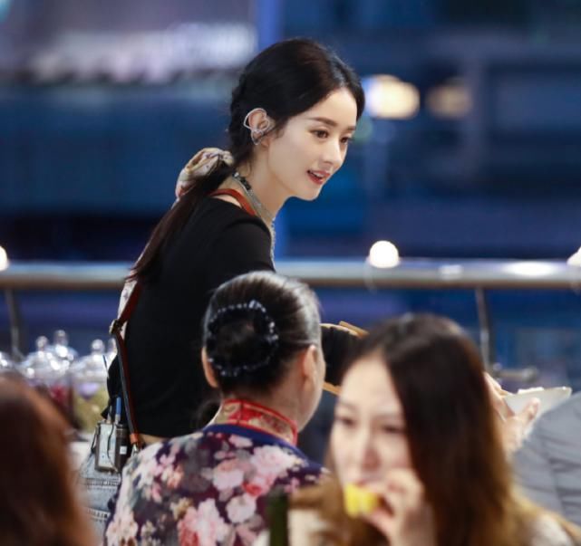  中餐厅|《中餐厅》向赵丽颖道歉引热议，想起华晨宇曾经说的一句话，佩服