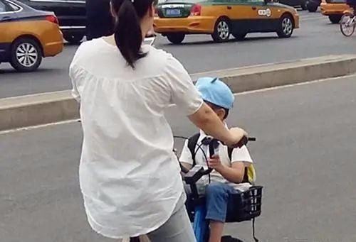 眼皮底下|她把孩子置于眼皮底下，却找了一个最危险的方式