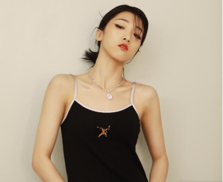 凤凰|Yamy与老板开撕误伤凤凰传奇,网友喊话玲花“建议离婚”