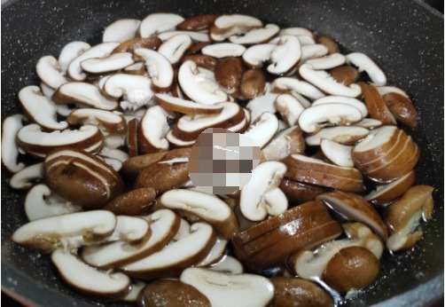 就要|这菜要多吃,咸香下饭,给肉都不换,我家隔三差五就要吃