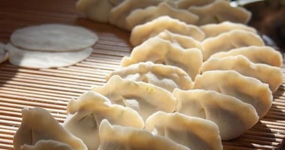 翡翠|虽说买不起翡翠,但可吃得起翡翠饺子!有营养更有颜值!