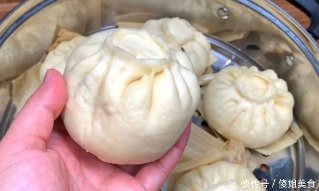  松软|蒸包子时，不要直接上锅蒸，3个小秘诀，包子松软好吃，不回缩