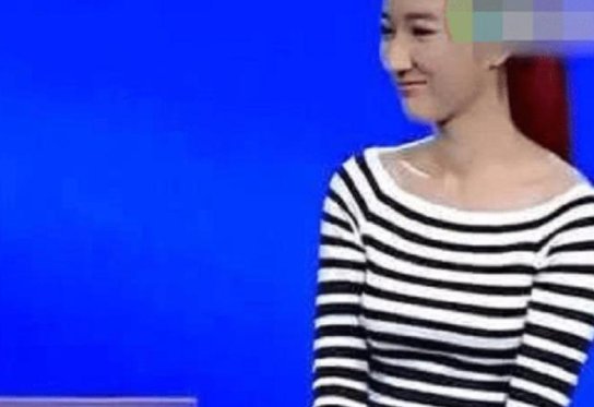  面容|曾经在《非诚勿扰》无人敢牵手的“猫脸”女嘉宾，露出真面容，却美出新高度