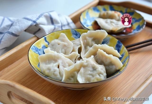  适量|三伏天吃饺子，韭菜馅不如这个菜，清口开胃促食欲，越吃越上瘾
