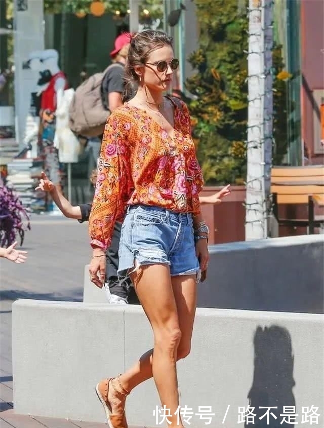 搭配|小白鞋已经淘汰,现在是“渔夫鞋”的时代,搭配裙子、裤子都好看